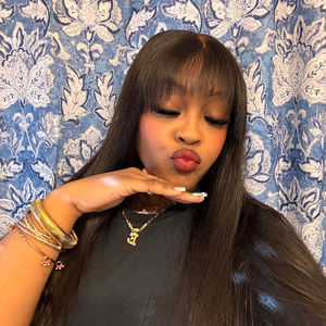 Meet your Posher, Lena